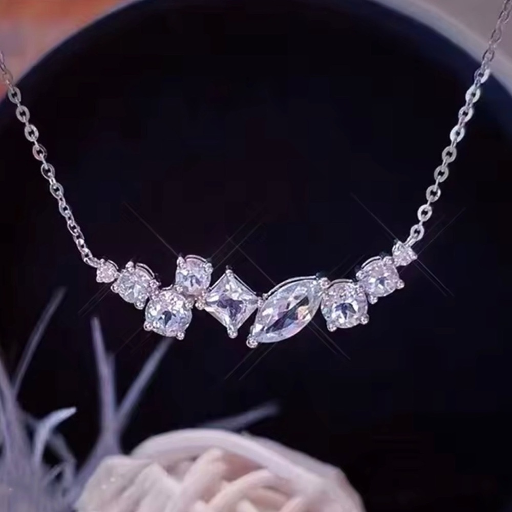 925 Sterling Silver Zircon Geometri925 Sterling Silver Zircon Geometric Necklace